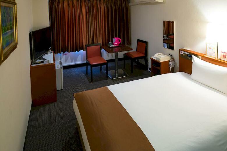 Tokyo Plaza Hotel