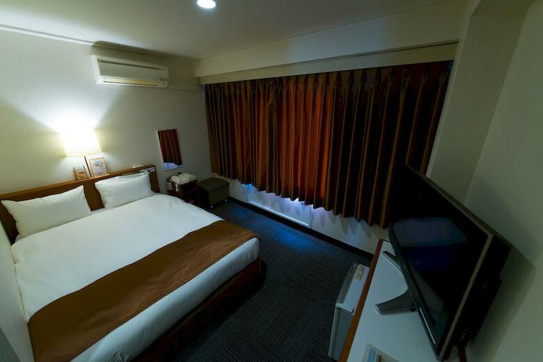 Tokyo Plaza Hotel