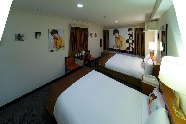 Tokyo Plaza Hotel