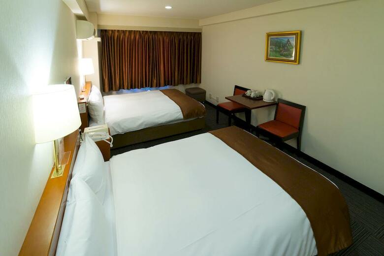 Tokyo Plaza Hotel