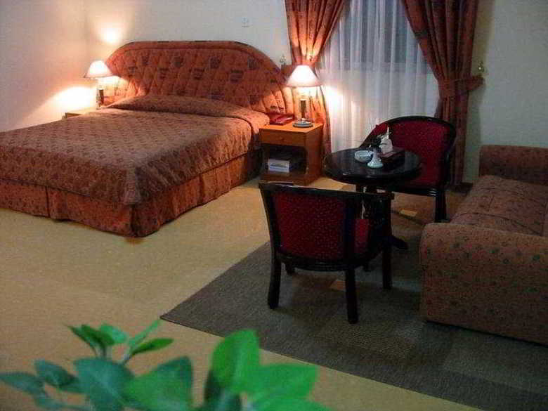 Hotel Golden Oasis