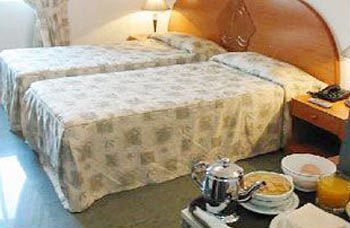 Hotel Golden Oasis