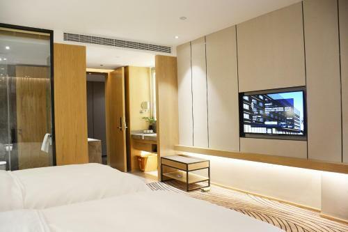 Shanghai Leisure Hotel
