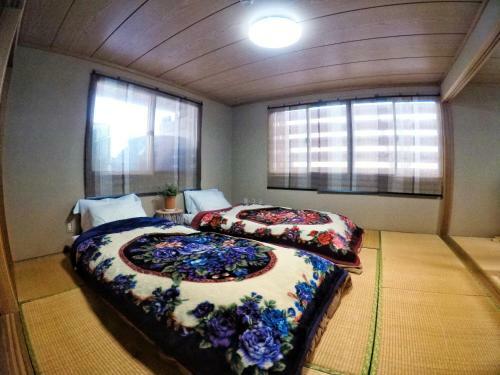 Hostal Japow House