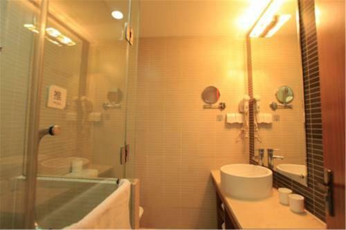 Starway Shanghai Anting Motor City Hotel