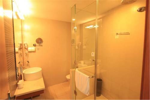 Starway Shanghai Anting Motor City Hotel