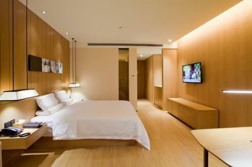 Starway Shanghai Anting Motor City Hotel