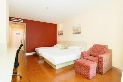 Hotel Hanting Express Jinan Baotuquan South Gate