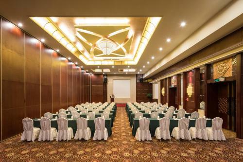 New Era Hotel