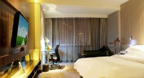 Green Land Hotel