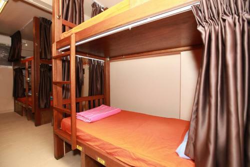 60s Hostel
