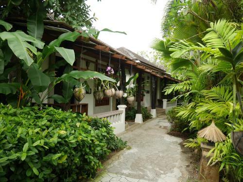 Hotel Bangtao Beach Chalet Resort