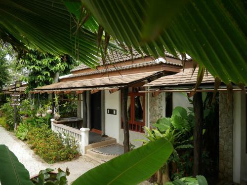 Hotel Bangtao Beach Chalet Resort