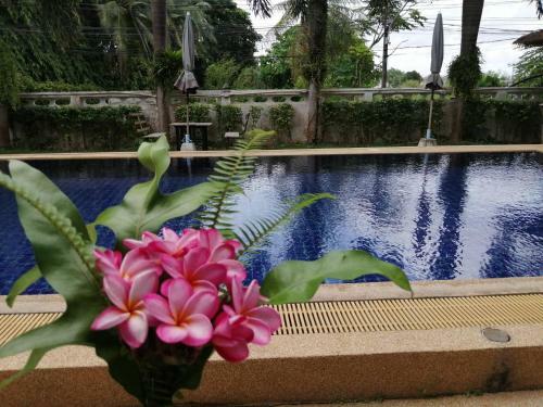Hotel Baan Chayna Lounge Resort