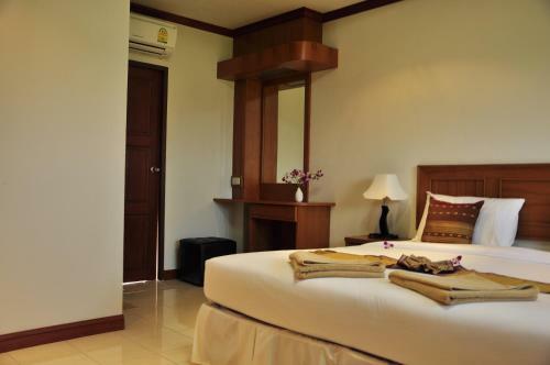 Hotel Baan Chayna Lounge Resort