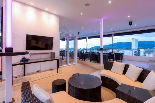 Grand Sunset Hotel