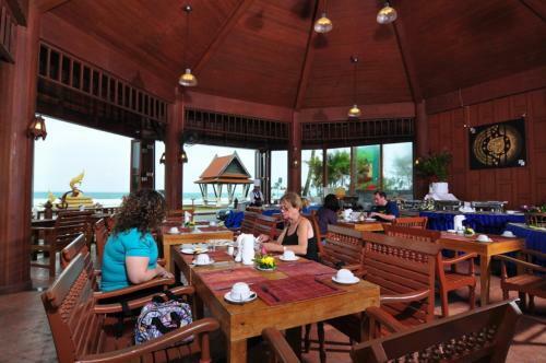 Hotel Baan Karonburi Resort