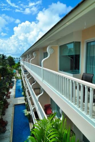 Hotel Baan Karonburi Resort