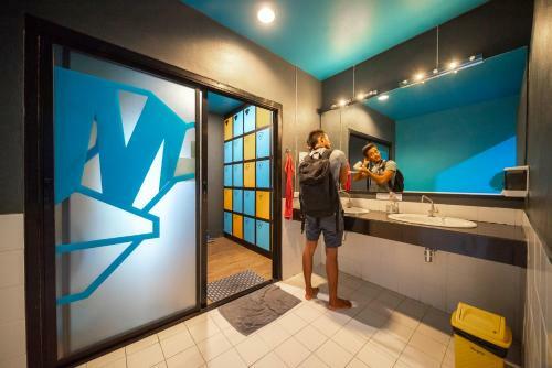 Monkey Dive Hostel Khaolak