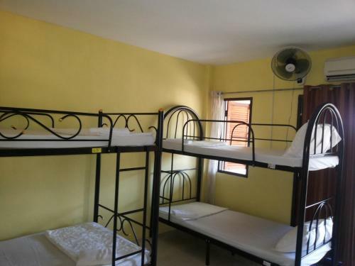 Hostal Parisia Guesthouse