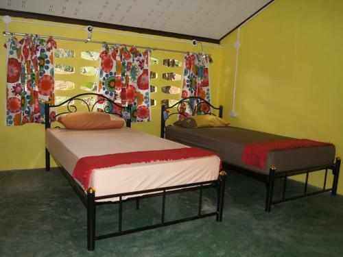 Dorm Des Fleurs Hostel