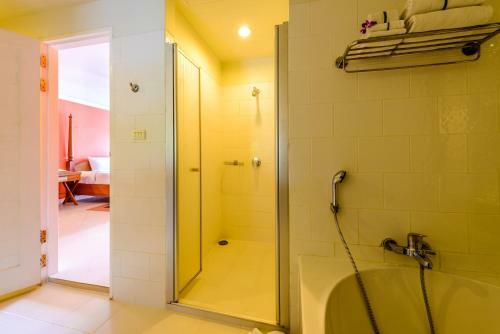 Andaman Seaview Hotel - Karon Beach