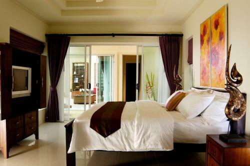 Karon Beach Walk Villa