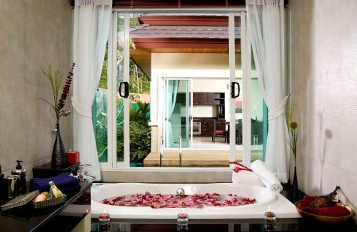 Karon Beach Walk Villa