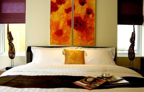Karon Beach Walk Villa