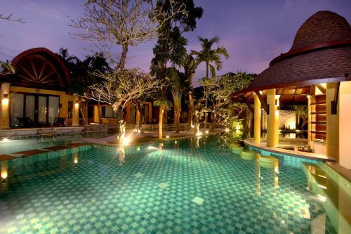 Hotel The Village Resort & Spa