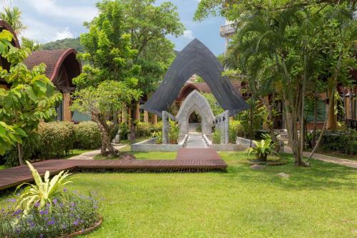 Hotel The Village Resort & Spa