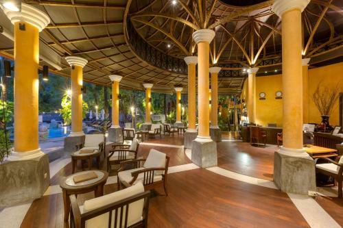 Hotel The Village Resort & Spa
