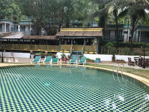 Sunshine Inn Resort