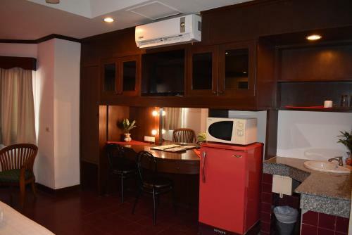 Hotel Karon Cafe Inn