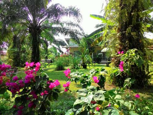 Aathid Garden Khao Lak