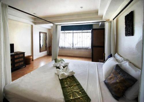 Hotel Baan Suay Karon Beach