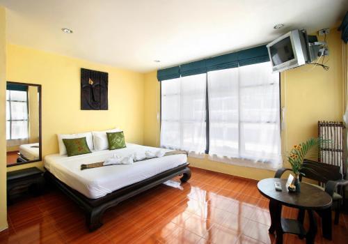 Hotel Baan Suay Karon Beach