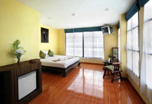 Hotel Baan Suay Karon Beach
