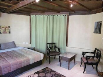 Hostal Khaolak Relax Resort