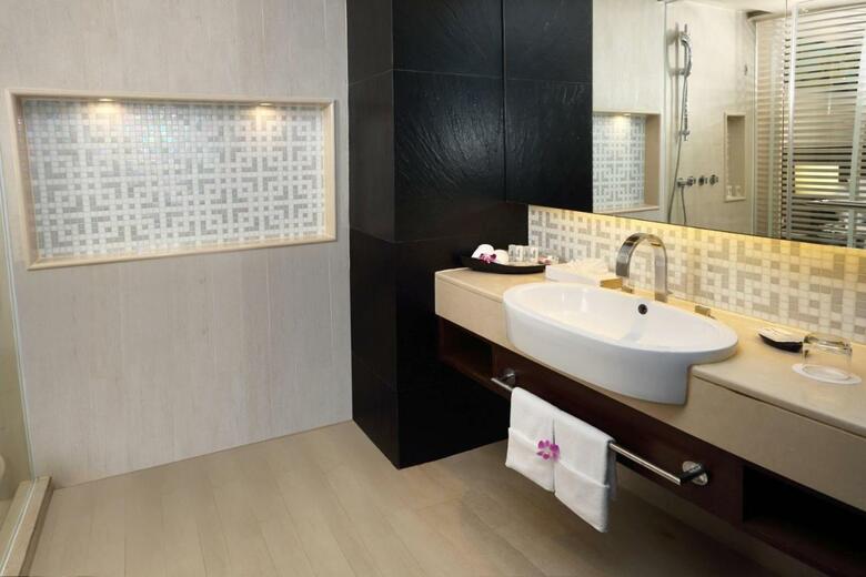 Hotel Le Meridien Phuket Beach Resort