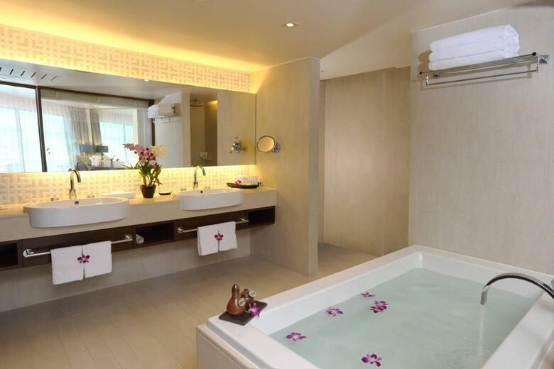 Hotel Le Meridien Phuket Beach Resort