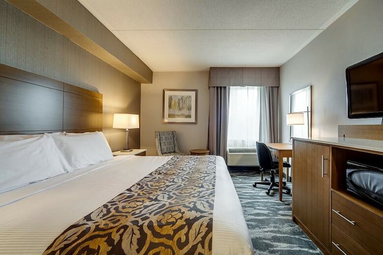 Hotel Monte Carlo Inns - Brampton Suites