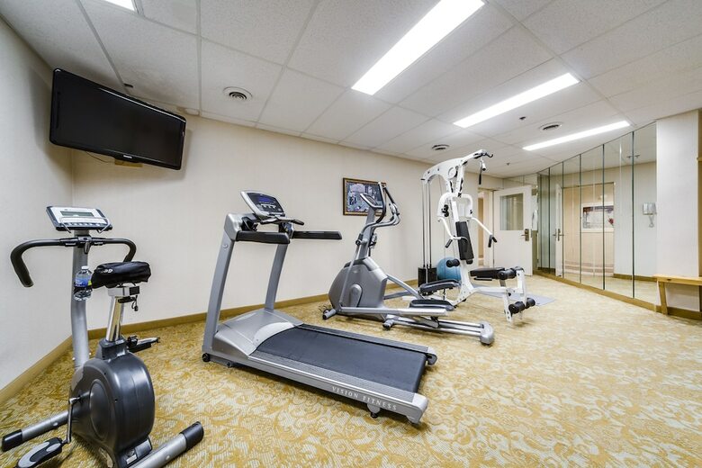 Hotel Monte Carlo Inns - Brampton Suites