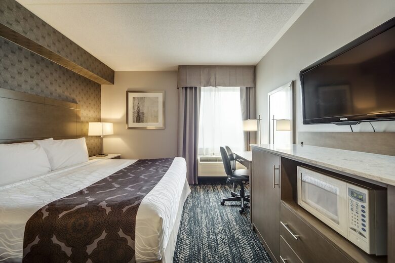 Hotel Monte Carlo Inns - Brampton Suites