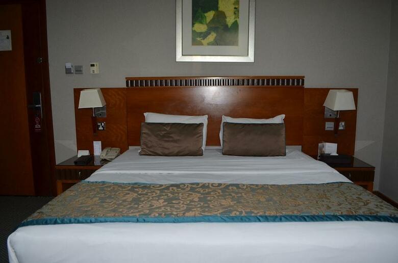 Hotel Golden Tulip Al Barsha