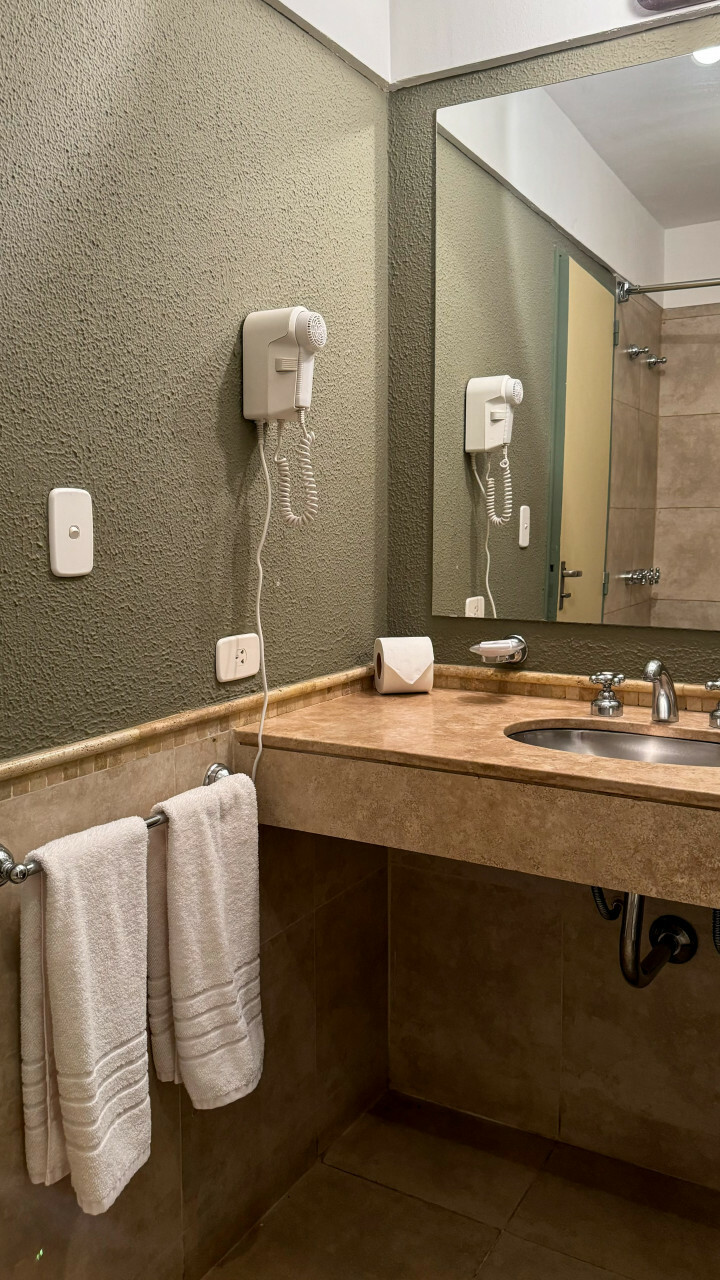 Raices Esturi�n Hotel