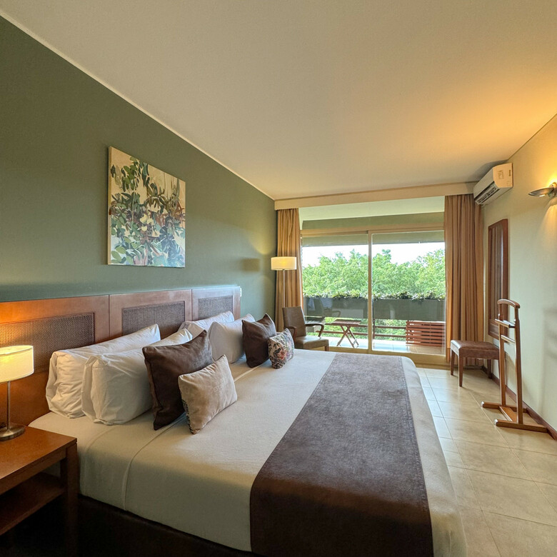 Raices Esturi�n Hotel