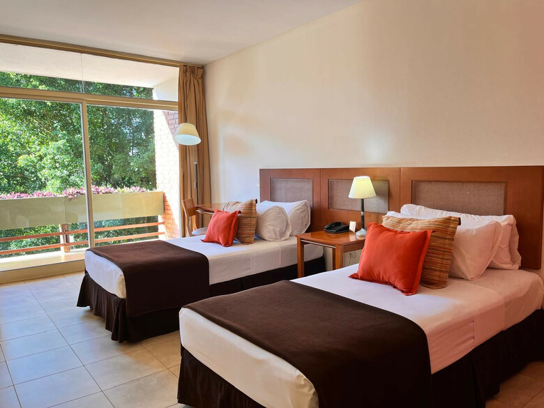 Raices Esturi�n Hotel
