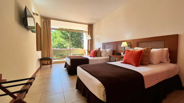 Raices Esturi�n Hotel