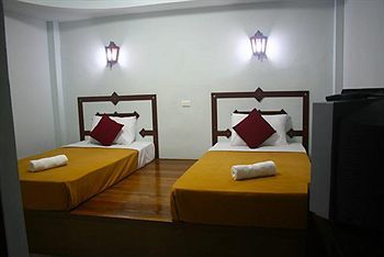Hostal Khaolak Traveller Lodge
